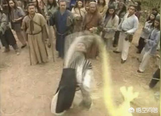 《天龙八部》中，虚竹把乔峰的降龙十八掌都传给洪七公，为何却把逍遥派武功遗失？